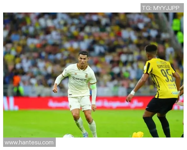 如何让女朋友理解并喜欢看足球球星比赛的心路历程与技巧分享