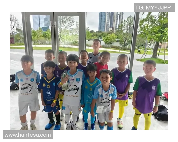 亚洲足球小球星崛起之路：从青训到职业赛场的成长历程